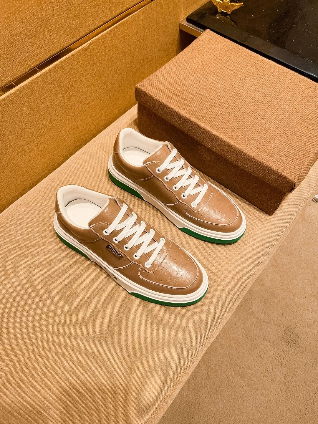 Men's shoes💰 420💰[BV]🔥 High-end men's shoes brand official website 1:1 latest masterpiece: the upper is made of Italian imported first-layer cowhide with a comfortable and breathable lining➕original non-slip and wear-resistant outsole🔥, making walking more convenient and comfortable! An exclusive new model, a stunning work, a beautiful 1:1 replica [color] compared to the official quality! Create a fashionable personality to set off your uniqueness! A must-have for trendy men! Classic 🔥Size: 38-44 Color: 🔥 Colors available🔥.